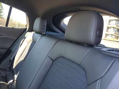 Used 2024 Buick Envista Preferred w/ Convenience I Package image 9