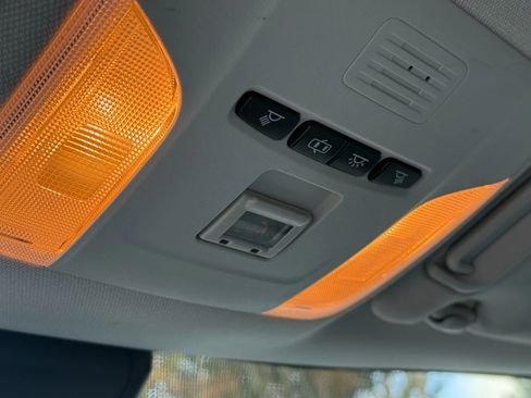 Used 2022 Toyota Corolla LE image 33