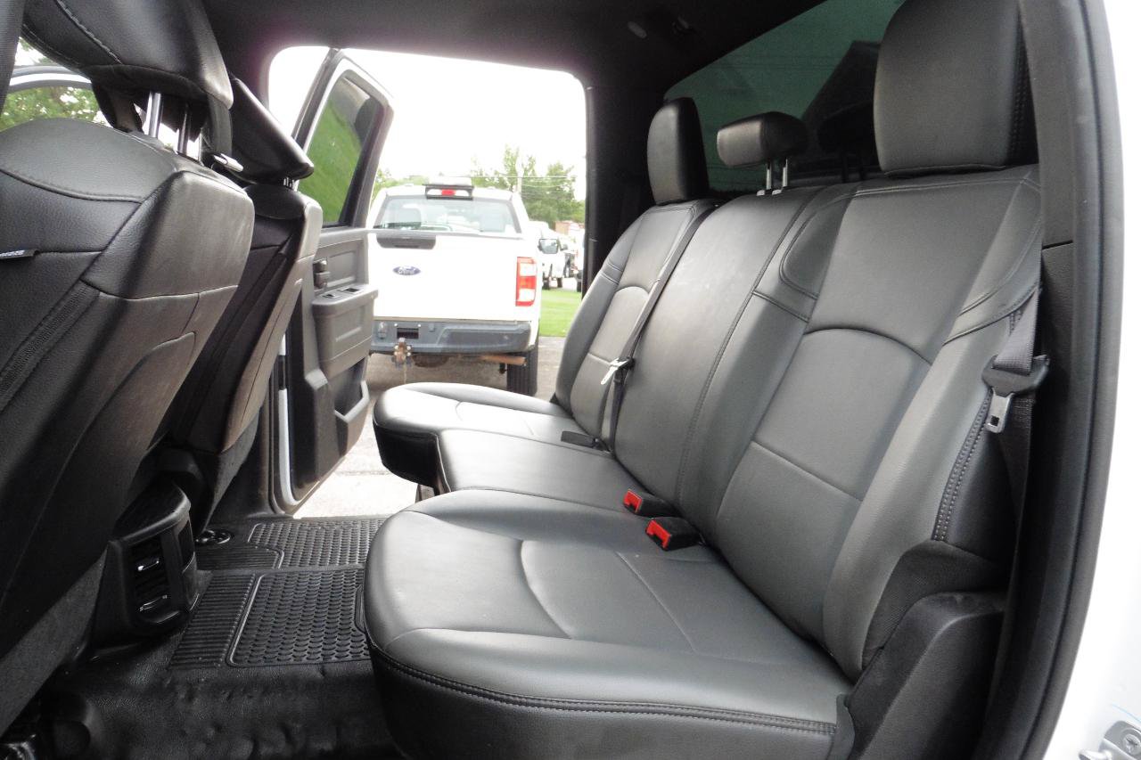 Used 2022 RAM 2500 Tradesman w/ Chrome Appearance Group RWD image 16