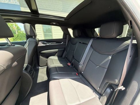 Used 2025 Cadillac XT5 Premium Luxury AWD/4WD image 39