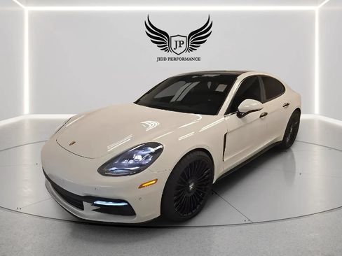 Used 2018 Porsche Panamera 4 AWD/4WD image 3