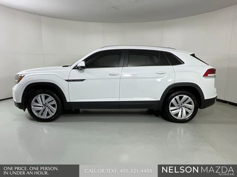 Used 2020 Volkswagen Atlas Cross Sport SE w/ Towing Package image 5