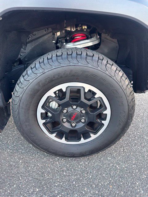 Used 2025 Toyota Tacoma TRD Off-Road w/ TRD Off Road Premium Package AWD/4WD image 10