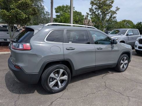 Used 2021 Jeep Cherokee Limited AWD/4WD image 3