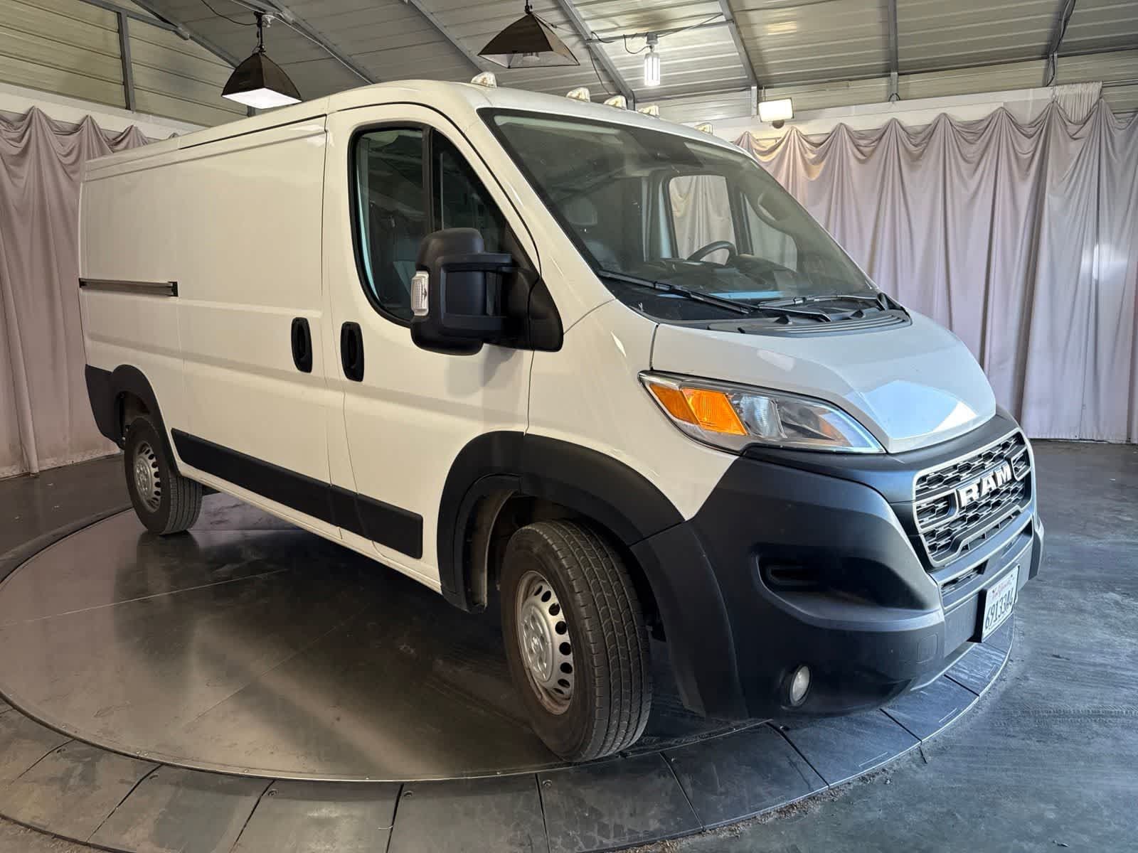 Used 2025 RAM ProMaster 2500 w/ Convenience Group FWD image 3