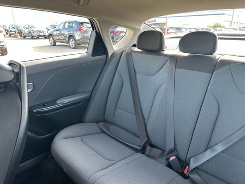 Used 2025 Kia K4 LXS image 42