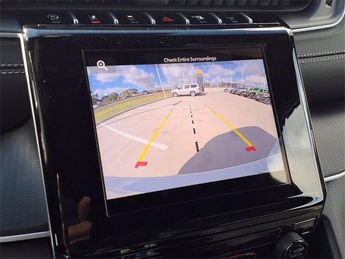 New 2025 Jeep Grand Cherokee L Laredo image 4