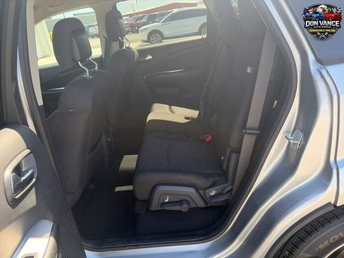 Used 2017 Dodge Journey SE w/ Flexible Seating Group FWD image 23