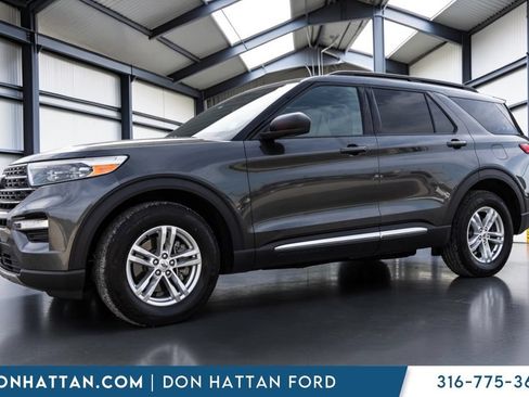 Used 2020 Ford Explorer XLT w/ Equipment Group 202A AWD/4WD image 2
