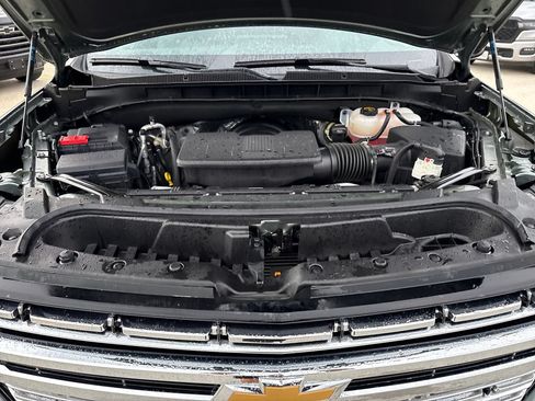 Used 2024 Chevrolet Tahoe Premier AWD/4WD image 31