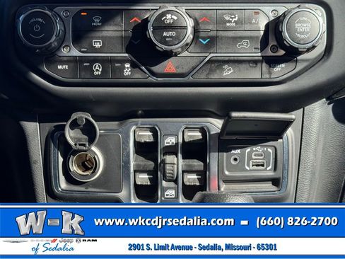Used 2019 Jeep Wrangler Unlimited Sahara AWD/4WD image 22