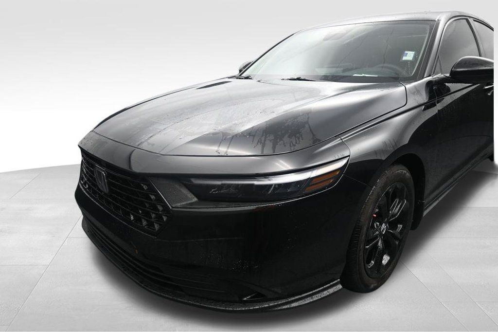 Used 2025 Honda Accord SE image 10