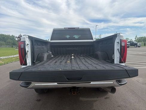 Used 2024 GMC Sierra 3500 SLT w/ SLT Convenience Package AWD/4WD image 13