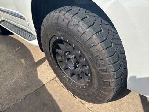 Used 2015 Lexus LX 570 4WD image 9