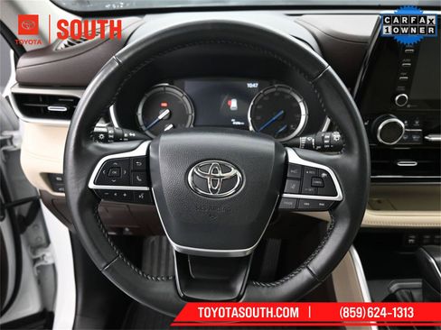 Used 2022 Toyota Highlander XLE image 23