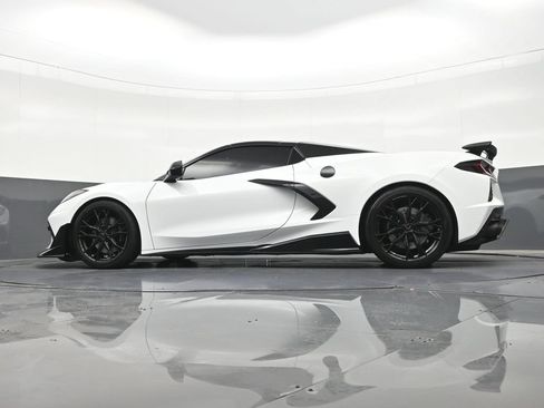 Used 2025 Chevrolet Corvette Stingray Preferred Conv w/ Z51 Performance Package RWD image 27