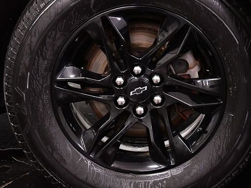 Used 2023 Chevrolet Traverse LS w/ Midnight/Sport Edition image 9