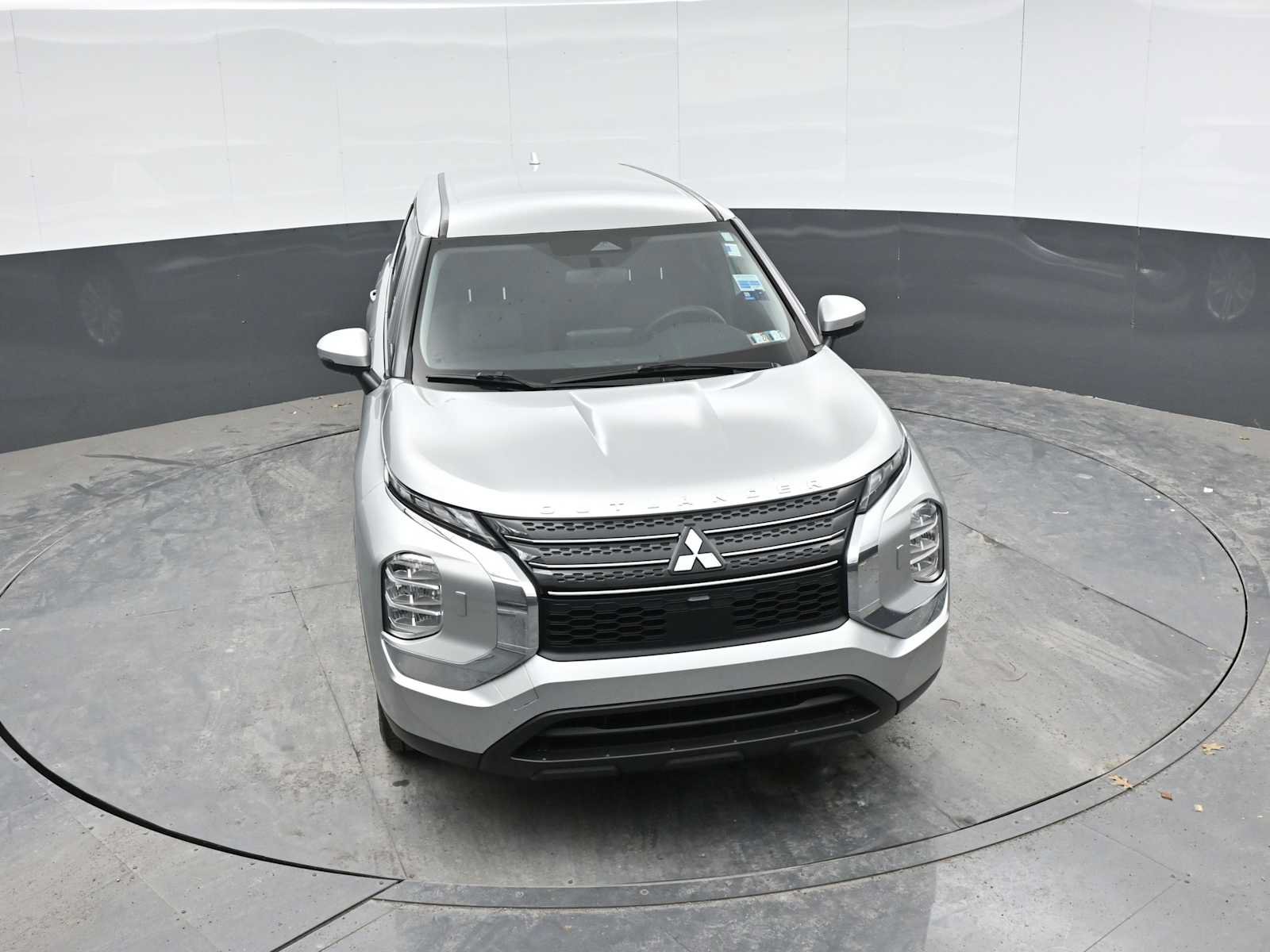 Used 2024 Mitsubishi Outlander ES AWD/4WD image 32
