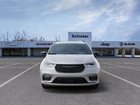 New 2026 Chrysler Pacifica Limited w/ S Appearance Package FWD image 36
