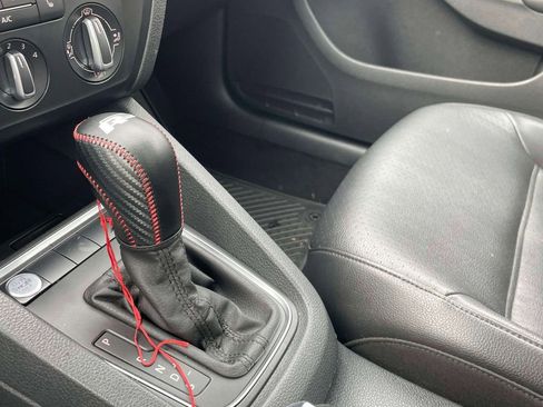 Used 2017 Volkswagen Jetta SE image 29