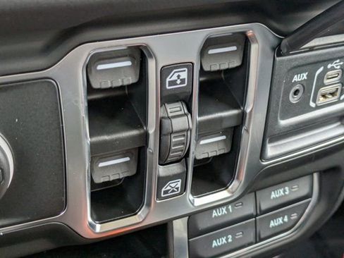 New 2025 Jeep Wrangler Unlimited Sahara AWD/4WD image 21
