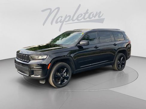 Used 2023 Jeep Grand Cherokee L Laredo RWD image 1