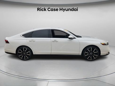 Used 2023 Honda Accord Touring image 4