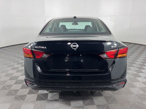 Used 2024 Nissan Altima 2.5 SV FWD image 7