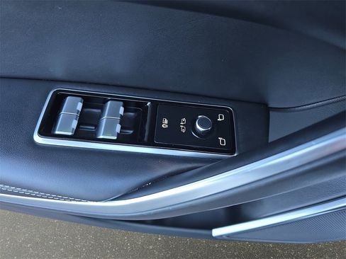 Used 2021 Jaguar F-PACE R-Dynamic S image 32