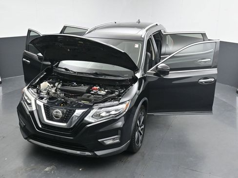 Used 2017 Nissan Rogue SL w/ SL Premium Package image 40