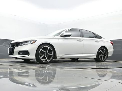 Used 2018 Honda Accord Sport image 12