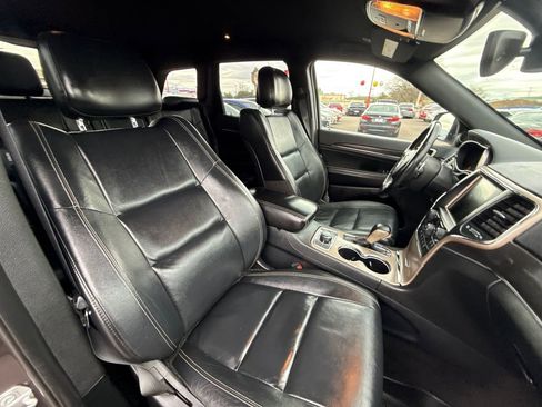 Used 2017 Jeep Grand Cherokee Limited AWD/4WD image 16