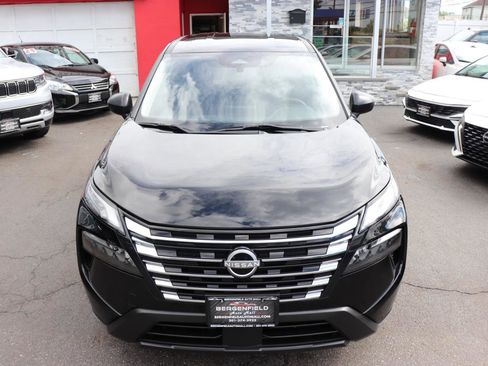 Used 2024 Nissan Rogue S AWD/4WD image 9