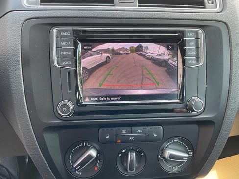 Used 2018 Volkswagen Jetta SE FWD image 20
