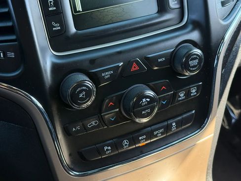 Used 2016 Jeep Grand Cherokee Laredo w/ Quick Order Package 23E image 36