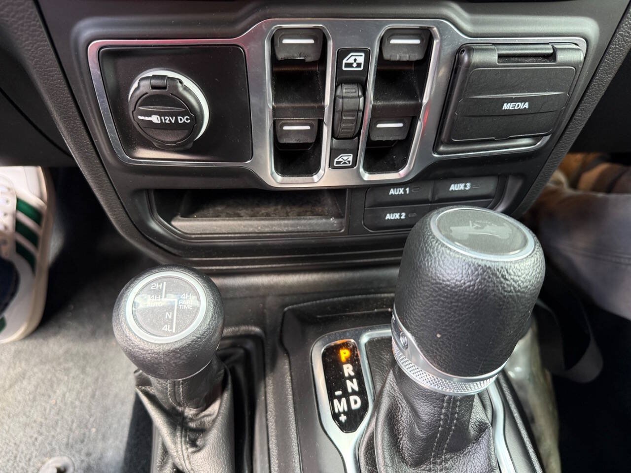 Used 2023 Jeep Wrangler Unlimited w/ Cold Weather Group AWD/4WD image 20