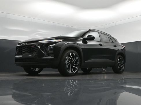 New 2026 Chevrolet Trax RS w/ Sunroof Package FWD image 34