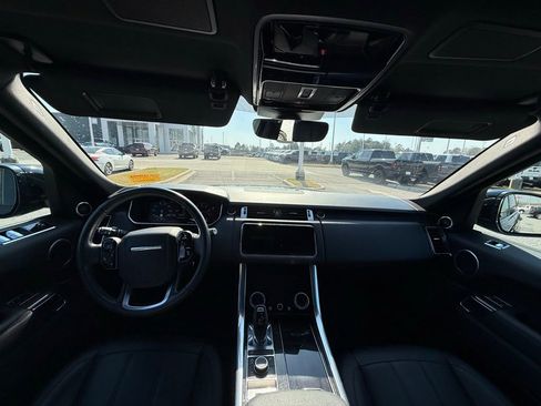 Used 2020 Land Rover Range Rover Sport SE image 12