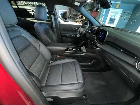 Used 2025 Chevrolet Equinox LT w/ Convenience Package II image 11