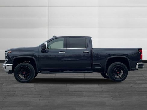 Used 2024 Chevrolet Silverado 3500 LTZ w/ LTZ Plus Package image 6