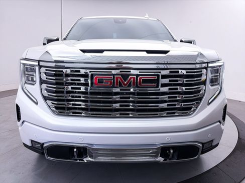 Used 2025 GMC Sierra 1500 Denali AWD/4WD image 16
