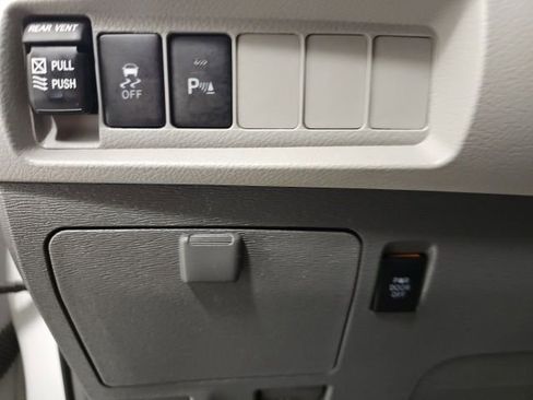 Used 2019 Toyota Sienna XLE w/ XLE Navigation Package image 16