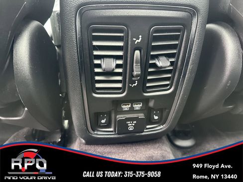 Used 2018 Jeep Grand Cherokee Limited w/ Luxury Group II image 33