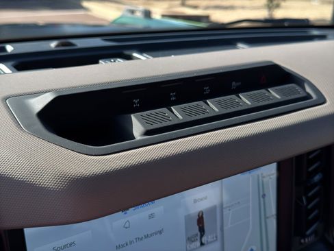 Used 2023 Ford Bronco Wildtrak image 30