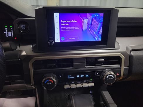 Used 2025 Toyota Tacoma SR5 AWD/4WD image 20