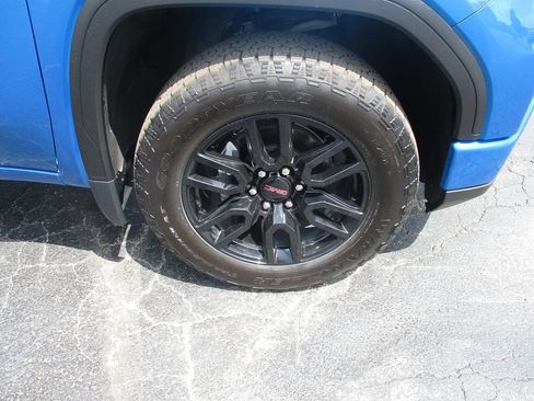 Used 2023 GMC Sierra 1500 Elevation image 3