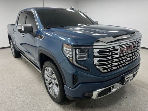 Used 2025 GMC Sierra 1500 Denali w/ Denali Reserve Package AWD/4WD image 2