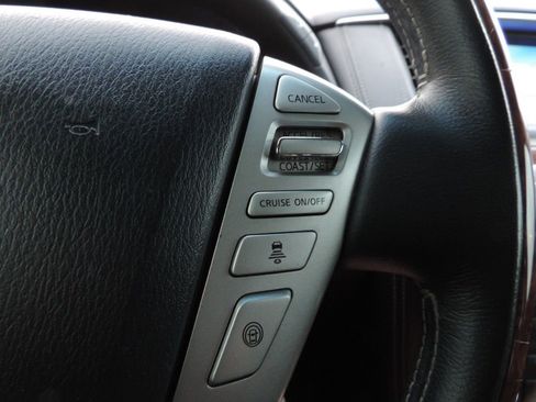 Used 2017 INFINITI QX80 2WD w/ Deluxe Technology Package image 34