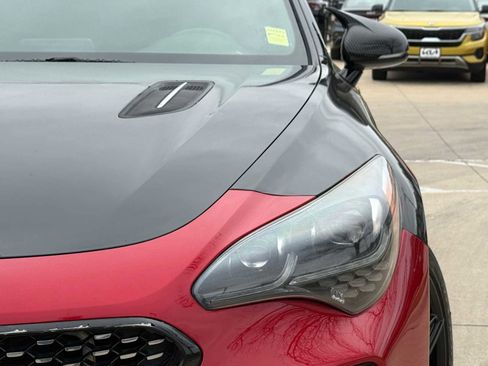 Used 2020 Kia Stinger GT1 image 3