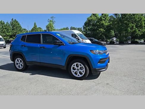 Used 2025 Jeep Compass Sport AWD/4WD image 37
